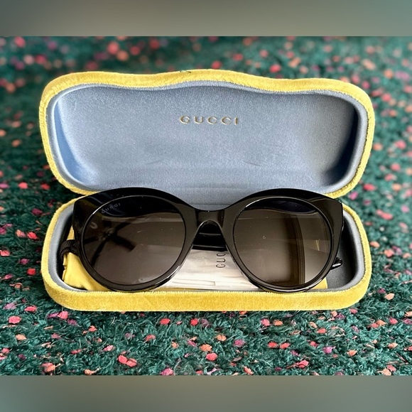 Gucci Cat Eye Sunglasses Black Gold Logo 52mm NWT Rare Colorway main image 4
